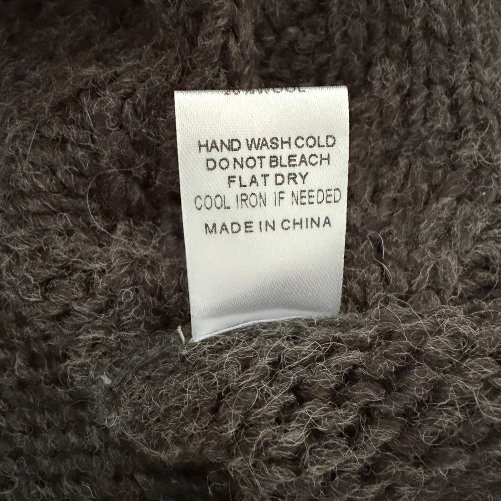 Sadie & Sage Poncho, Grey, Fringe Size M/L - Picture 6 of 7